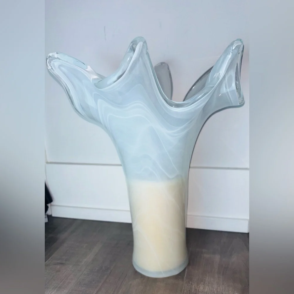 Murano Beautiful Swirled Glass Vase with Large Vanilla Scented Three-Wick Candle - Picture 3 of 4